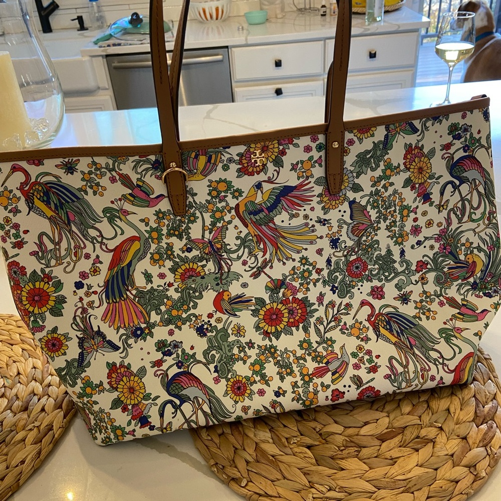 Beautiful! Unique Tory Burch bag! Only used once. Beautiful pattern.